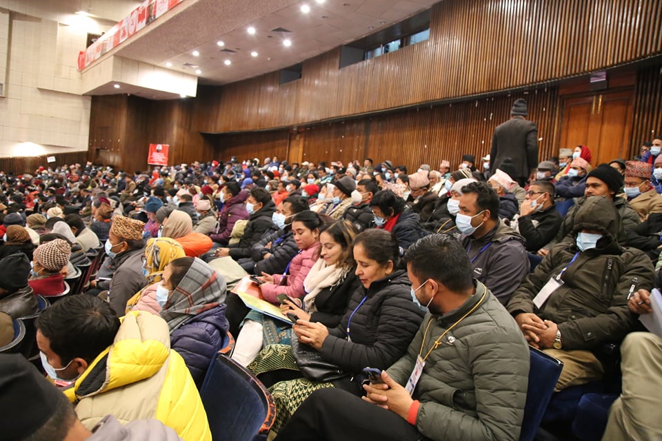 प्रचण्डको प्रतिवेदनमाथि ११ समूहको निष्कर्ष प्रस्तुति सकियो, महाधिवेशन लम्बिने