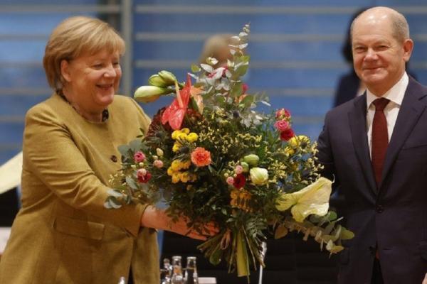 जर्मन चान्सलरमा ओलाफ स्कोल्ज निर्वाचित, १६ वर्षपछि सत्ताबाट बाहिरिइन् मर्केल