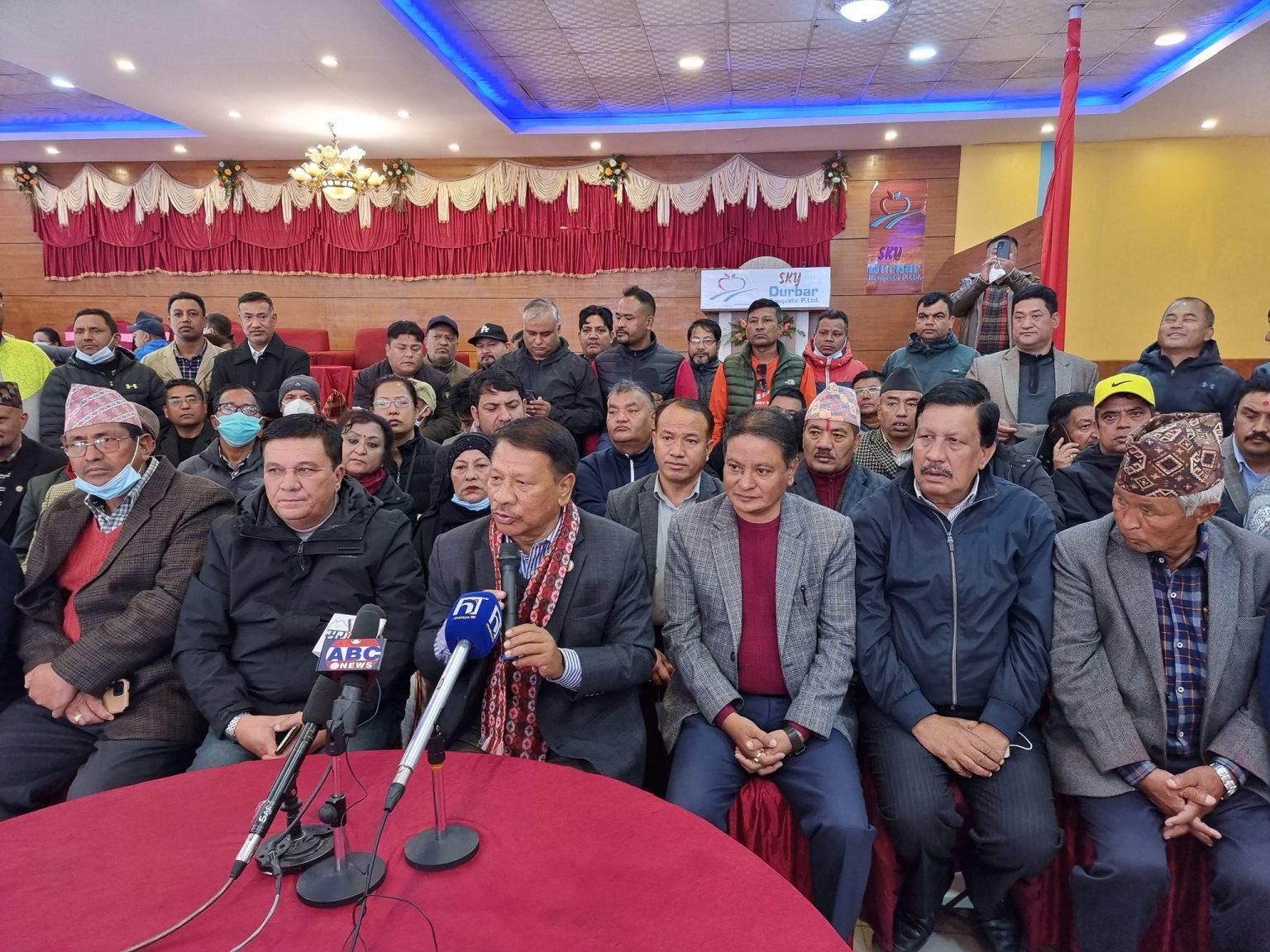 काठमाडौं र ललितपुरका कांग्रेस सभापतिलाई दायाँ–बायाँ राखेर प्रकाशमानले खोले सम्पर्क कार्यालय