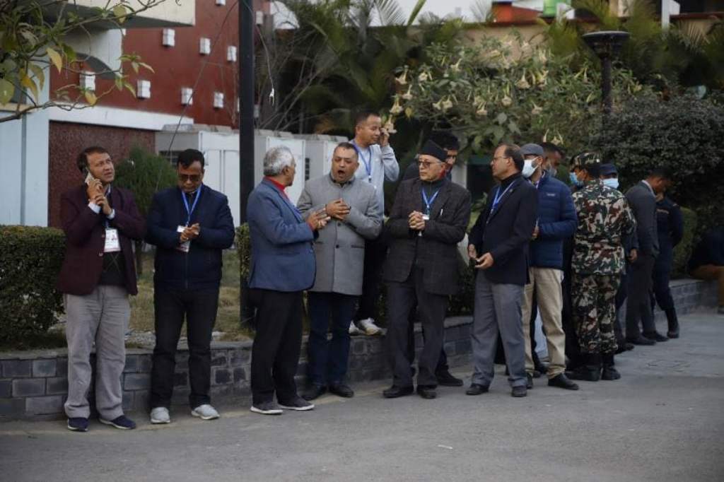 देउवा एकलौटी रुपमा अघि बढ्न खोजेको शेखर कोइराला समूहको निष्कर्ष