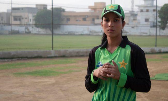टेस्ट मान्यता प्राप्त देशका महिला क्रिकेट खेलाडी पुरुषको रुप धारण गरेर खेल्न बाध्य