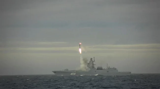रूसले आवाजभन्दा ९ गुणा छिटो उड्ने हाइपरसोनिक जिरकोन मिसाइल परीक्षण गर्‍यो