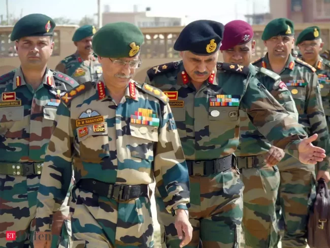 पाकिस्तानी जासूसको व्हाट्सएप ग्रुपमा भारतीय सेनाका चार अधिकारीहरू !