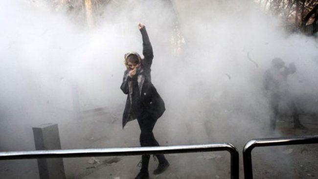 इरानमा हिजाबविरोधी प्रदर्शन चर्कियो, ५० जनाको मृत्यु
