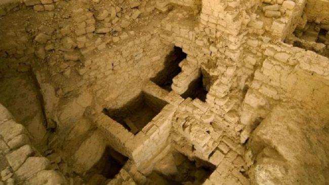मानिसहरूले खण्डहर सम्झिएको ठाउँमा खजानाको साथमा १३०० वर्ष पुराना शव भेटिए
