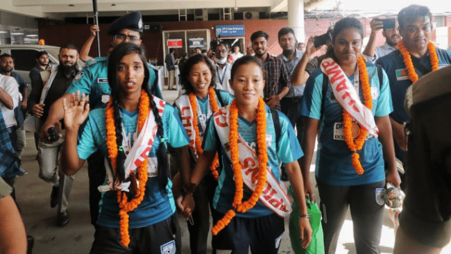 काठमाडौंबाट ढाका जाँदा एयरपोर्टमा साफ च्याम्पियनसिप विजेता फुटबलरको लगेजबाट चोरी