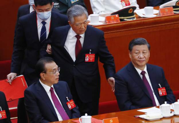 चीनका पूर्वराष्ट्रपति हु जिन्ताओ एक्कासी पार्टी बैठकबाट किन बाहिरिए ?