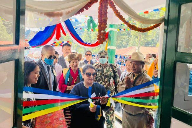 राष्ट्रपति भण्डारीले सोलु पुगेर ‘हिमालयन शेर्पा अस्पताल’को उद्घाटन गरिन्