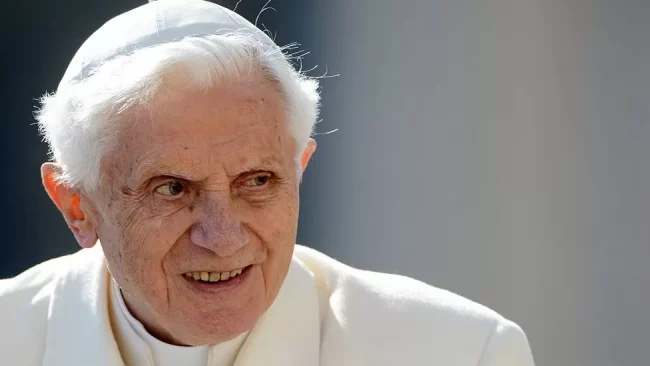पोप बेनेडिक्ट सोह्रौंको ९५ वर्षको उमेरमा निधन