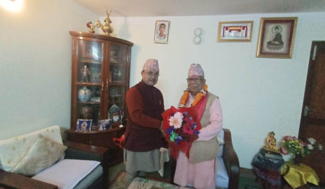 माधव नेपाल र कांग्रेस उपसभापति खड्काबीच भेटवार्ता