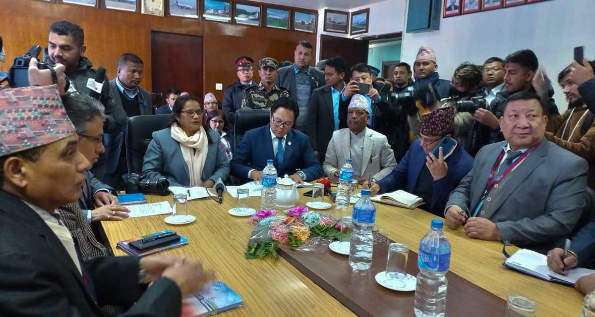 जहाज समयमा उडाउनुहोस्, नेपाली समयको बदनाम नगर्नुहोस् : पर्यटनमन्त्री