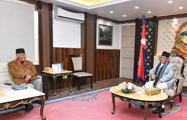 प्रधानमन्त्री दाहाल र एमाले अध्यक्ष ओलीबीच भेटवार्ता