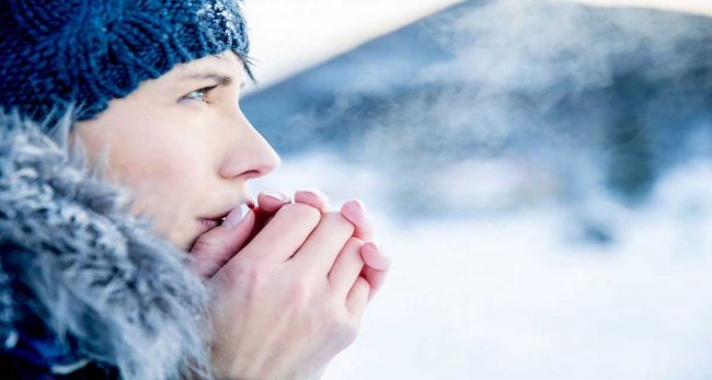 के तपाईलाई पनि अत्याधिक चिसो लाग्छ ? शरीरमा हुन सक्छ यी चीजहरूको कमी 