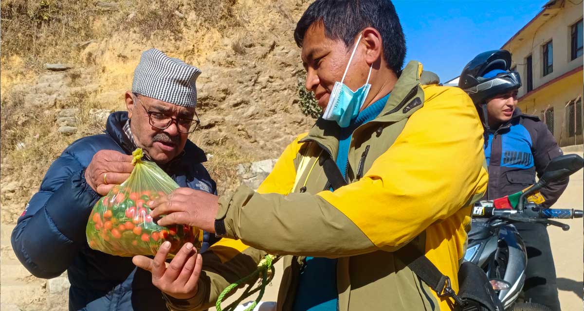 कृषि कर्मबाट वार्षिक रु २० लाख आम्दानी गर्दै गुरुङ दम्पती