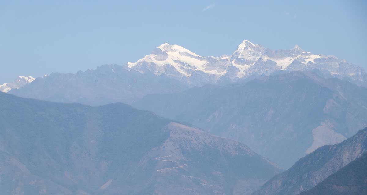 ‘नाङ्गिँदै हिमाल : कष्टकर बन्दैछ जीवनयापन’