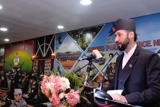 सशस्त्र प्रहरीले अन्तर्राष्ट्रिय परिस्थितिको मूल्याङ्कन गरेर जनशक्ति तयार गर्नुपर्छः गृहमन्त्री लामिछाने