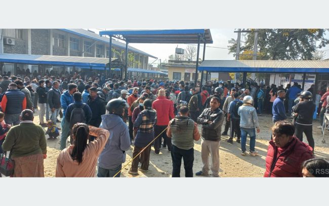 दुर्घटनाबाट निकालिएका शव गण्डकी अस्पतालमा