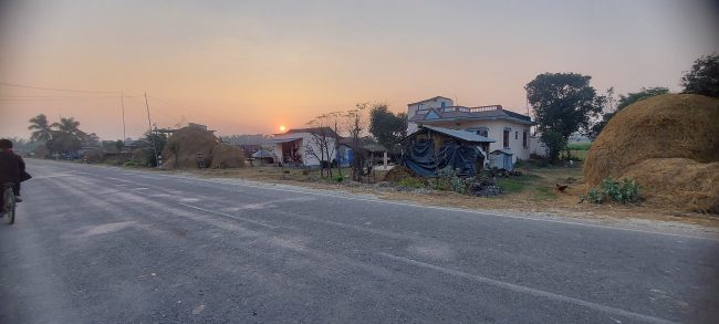 १७ परिवारको घरबास भएको जमिनमा अर्कैले दाबी गरेपछि विवाद