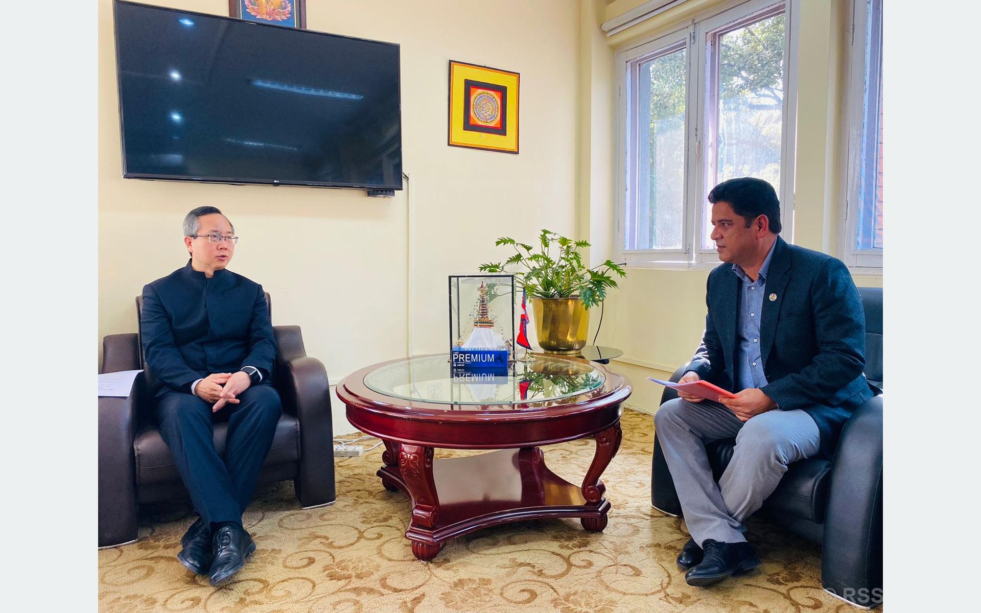 मन्त्री भण्डारी र चिनियाँ राजदूत सोङबीच भेटवार्ता