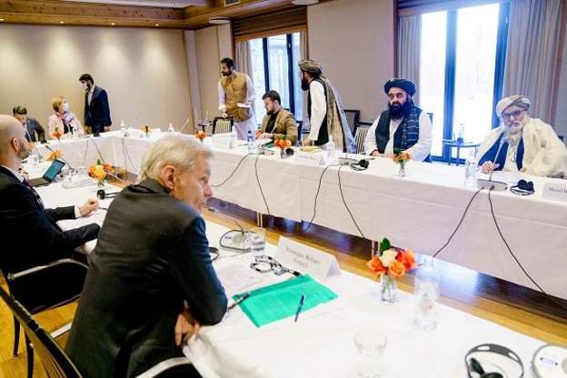 अन्तर्राष्ट्रिय दबाबपछि तालिबानले महिलामाथिको प्रतिबन्ध फुकुवा गर्ने संकेत