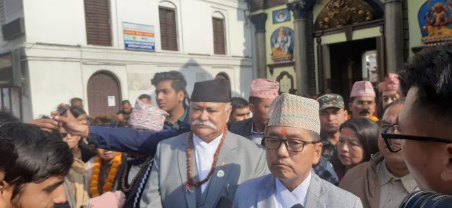सपथग्रहणपछि राप्रपाका नवनियुक्त मन्त्रीहरू पशुपतिनाथमा