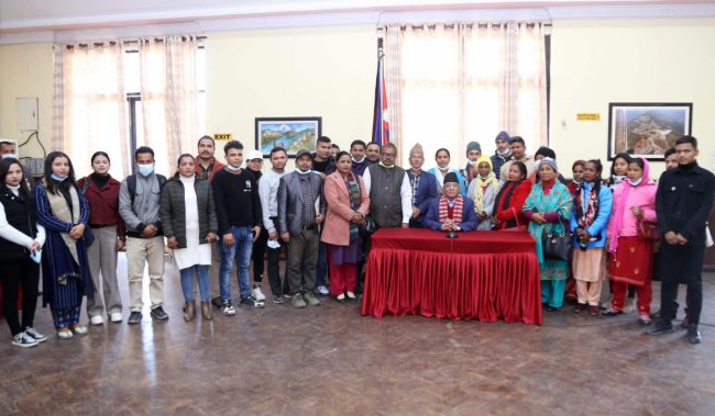 प्रधानमन्त्रीसँग वादी समुदायका अगुवा टोलीको भेट