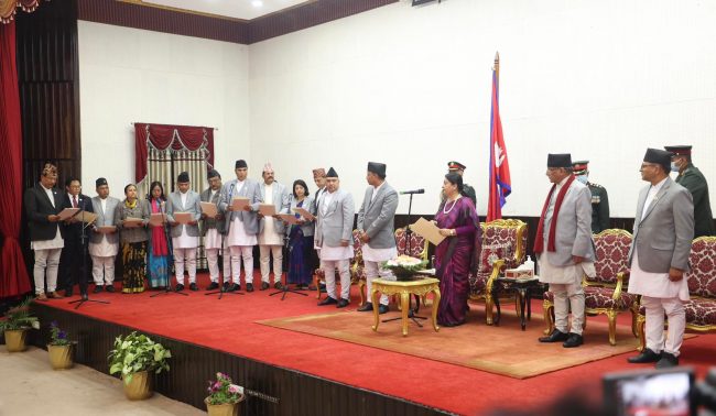 मन्त्रिपरिषद् विस्तार, नवनियुक्त मन्त्रीहरुले लिए शपथ