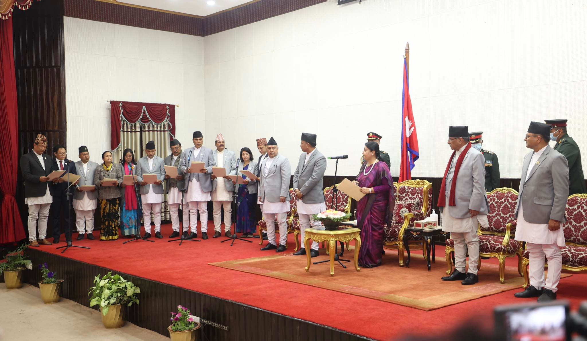 मन्त्रिपरिषद् विस्तार, नवनियुक्त मन्त्रीहरुले लिए शपथ