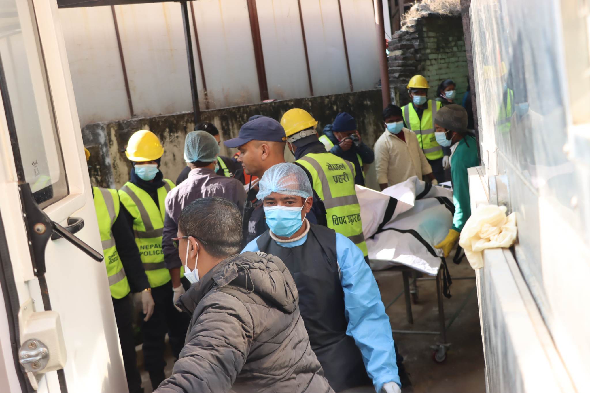 पोखराबाट ४८ शव काठमाडौँ ल्याइयो, भोलिदेखि शव परीक्षण सुरु गरिने