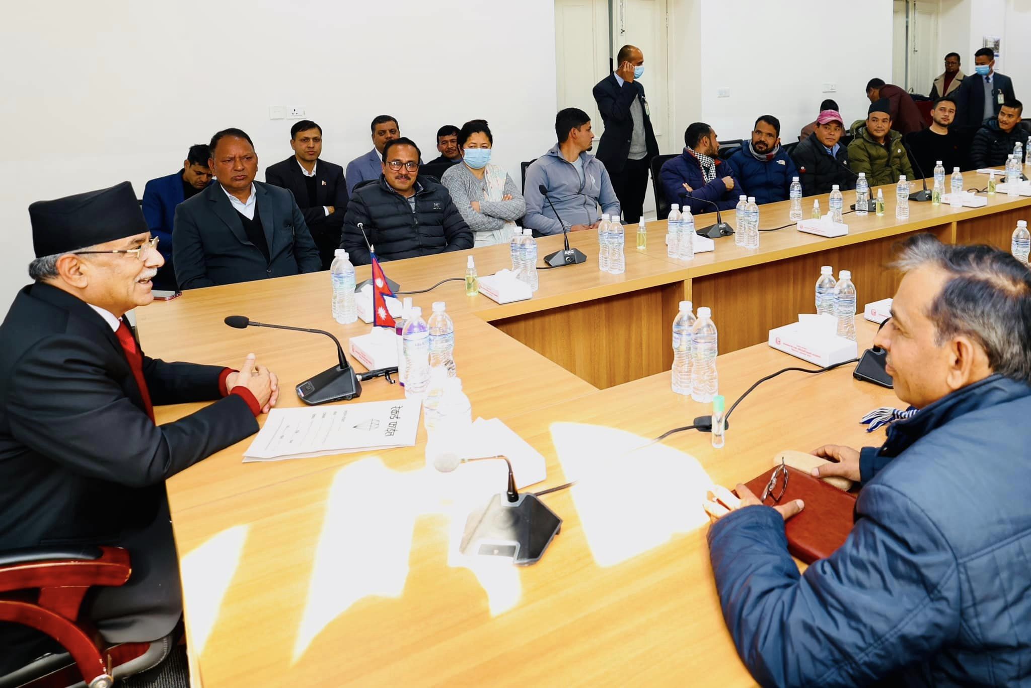 कम्युनिस्टहरूको एउटै केन्द्र आवश्यक छ : प्रधानमन्त्री