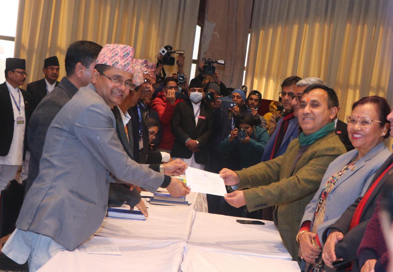 कांग्रेसबाट सभामुखमा ईश्वरी न्यौपानेको उम्मेदवारी दर्ता