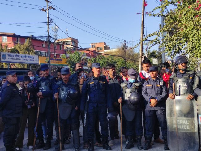 गृहमन्त्रीविरुद्ध मुद्दाको फैसला आजै, सर्वोच्च परिसरमा सुरक्षा व्यवस्था कडा
