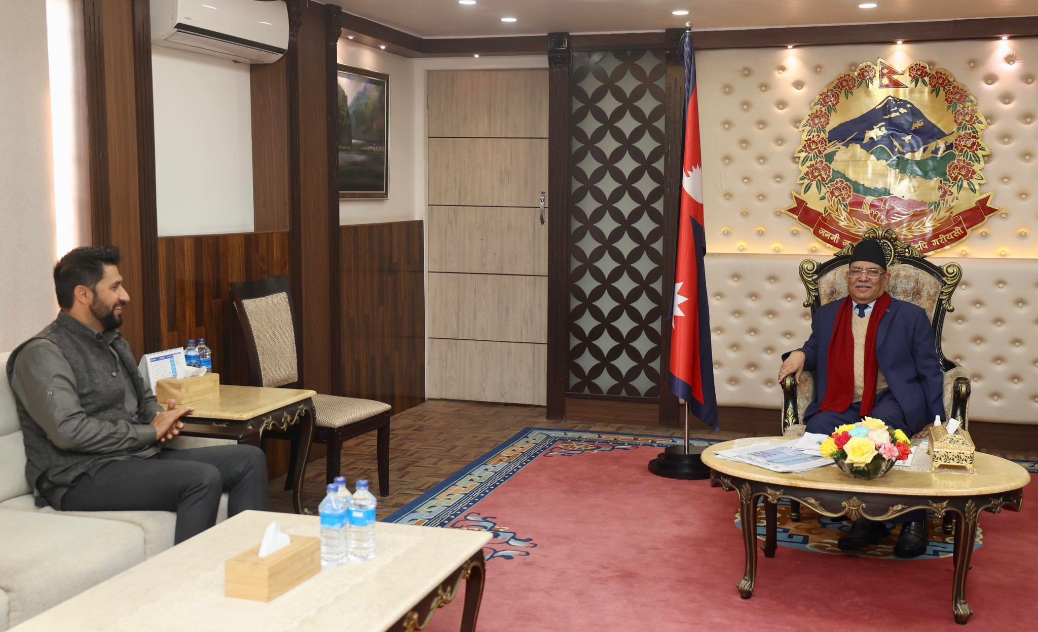 सत्तारुढ दलकै खिचातानीमा गृहमन्त्रालय : रविको फेरि दाबी, आफैं लिने प्रधानमन्त्रीको दाउ