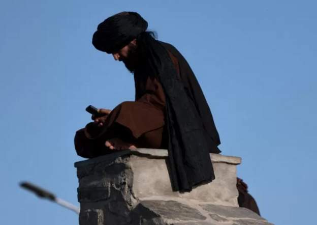 तालिबानले ट्विटरमा निलो टिक किनिरहेको छ