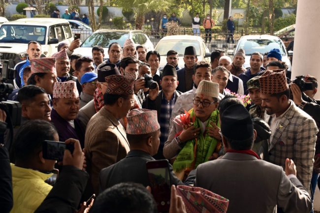 पदभार ग्रहण गर्दै उपप्रधानमन्त्री लिङ्देनले भने- चुनौतीपूर्ण भए पनि अवसरमा परिणत गर्छु