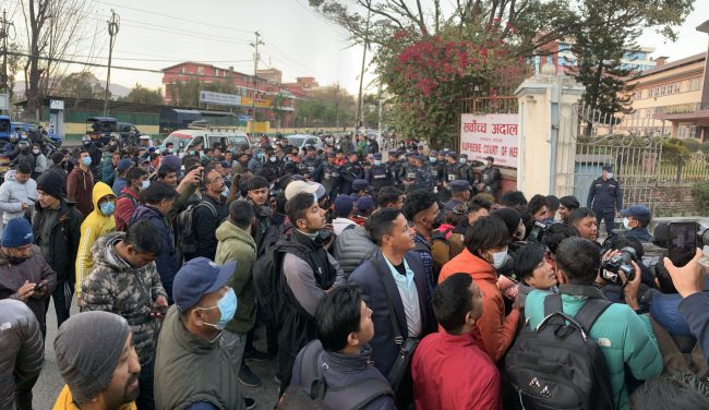 रविको समर्थनमा प्रदर्शन गर्ने सर्वोच्च अगाडिबाट पक्राउ