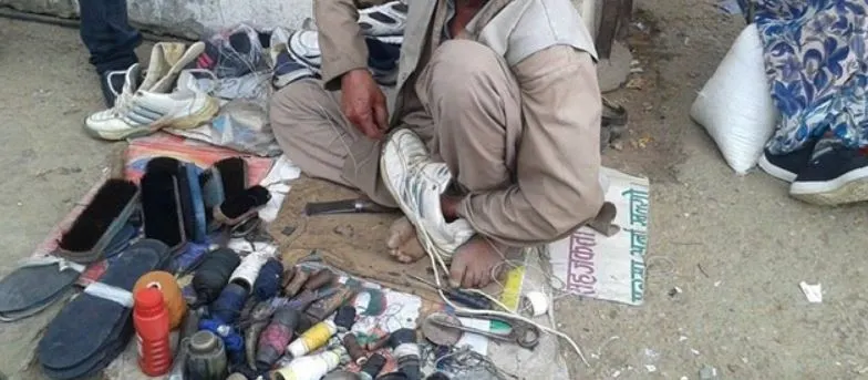 जुत्ता सिलाउने व्यवसायबाट मनग्य आम्दानी