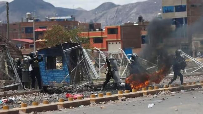 रक्तपातपूर्ण हिंसापछि पेरुमा कर्फ्यू लगाइयो, १७ जनाको मृत्यु