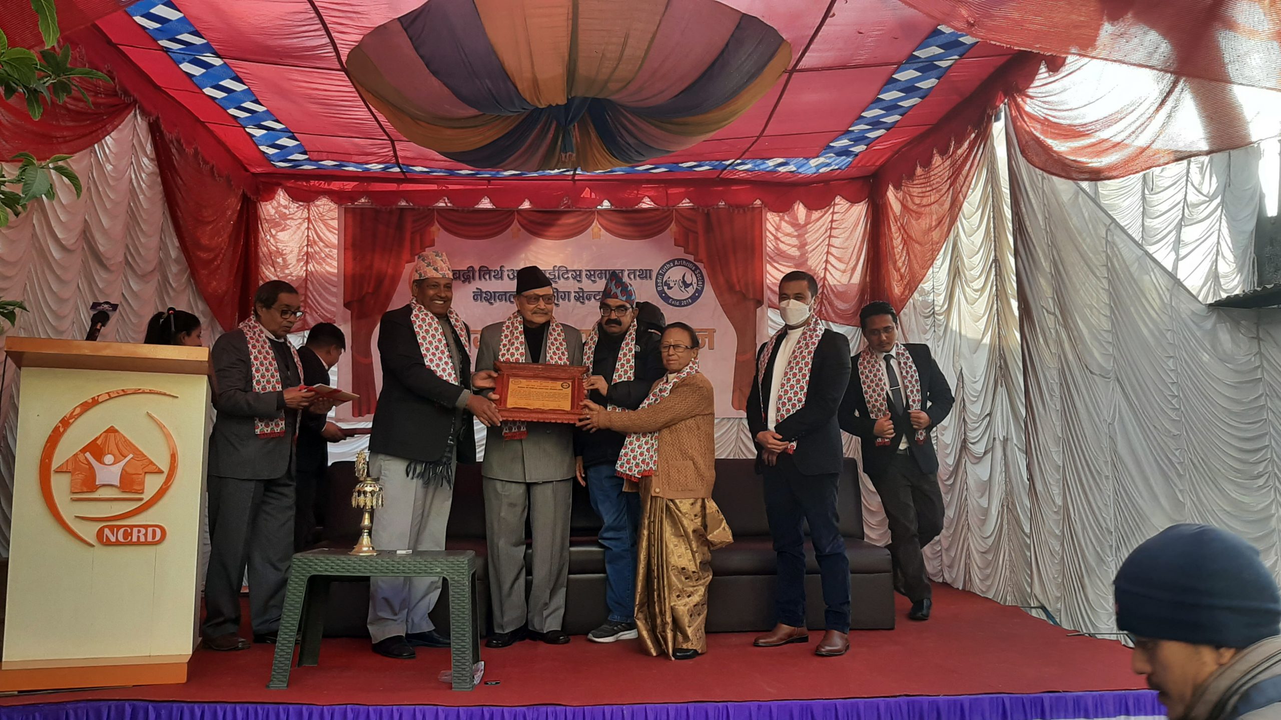 जेष्ठ प्राध्यापक समाजद्वारा प्रा.डा. राणा सम्मानित