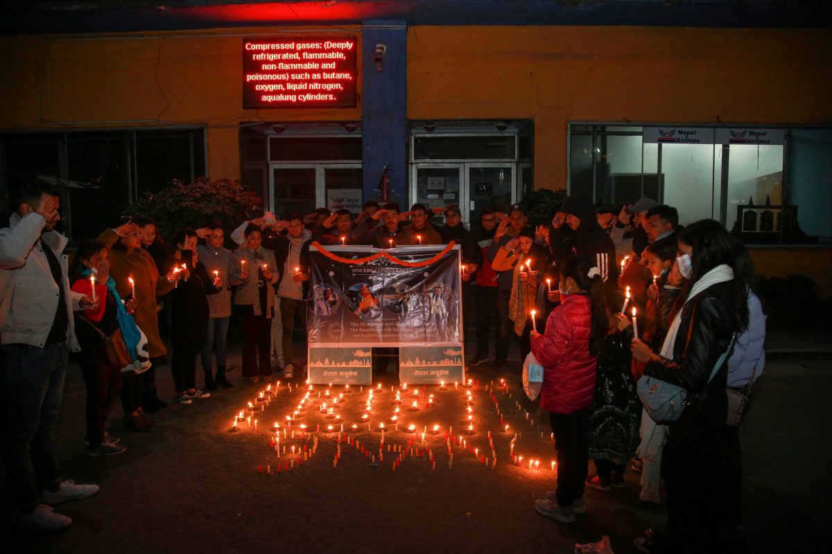 विमान दुर्घटनामा गुमाउनेको सम्झनामा देशभर विभिन्न ठाउँमा दीप प्रज्वलन