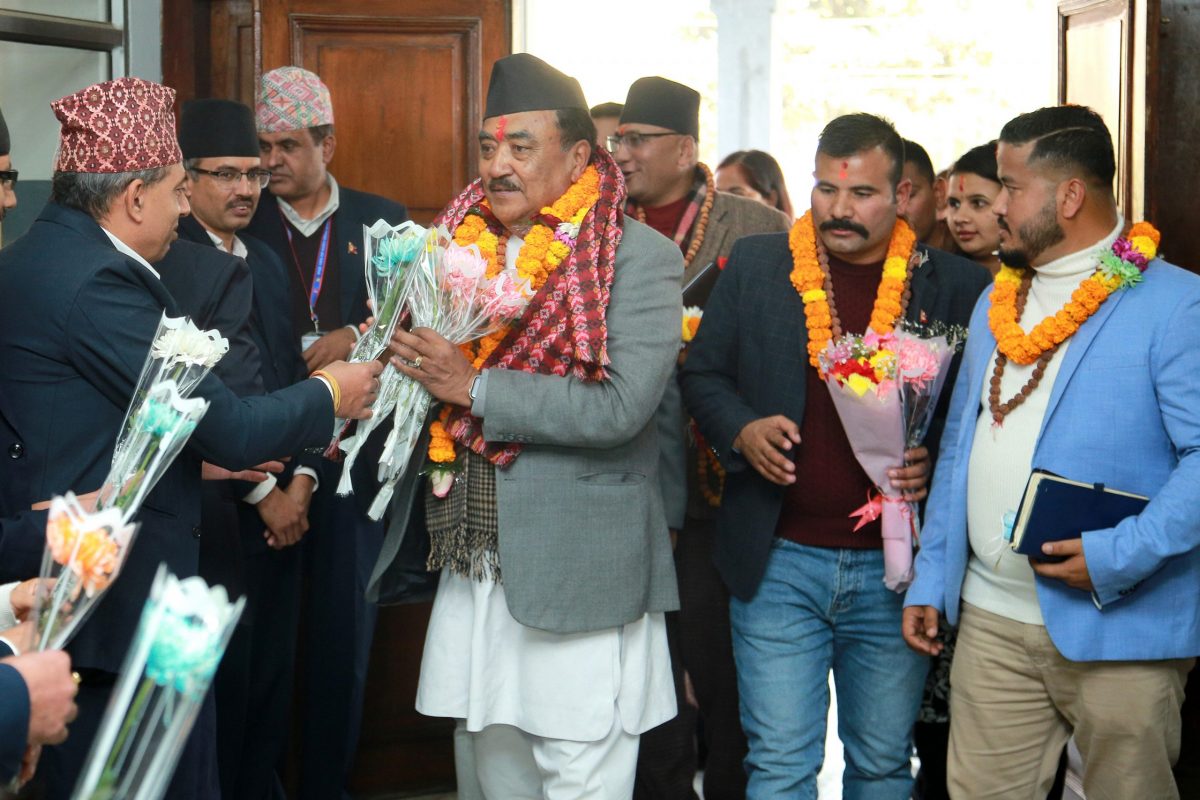 कानुनमन्त्रीको पहिलो निर्णयः आवश्यक कानुनबारे जानकारी गराउन अन्य मन्त्रालयहरुलाई पत्र पठाउने