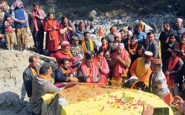 श्रीरामको मूर्तिका बनाउन कालीगण्डकीबाट शिला निकालियो