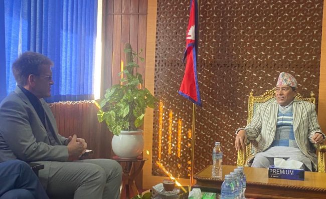 उपप्रधानमन्त्री श्रेष्ठसँग अमेरिकी राजदूतको भेट