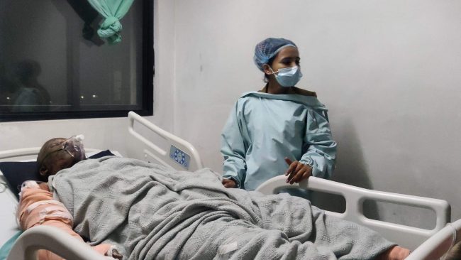 आफैं जलेका आचार्यसँग आईसीयुमा मन्त्री तोसिमाले किन खिचिन् भिडियो?