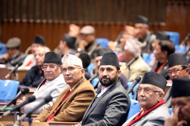 तस्बिरमा हेर्नुहोस् प्रतिनिधिसभाको पहिलो बैठक