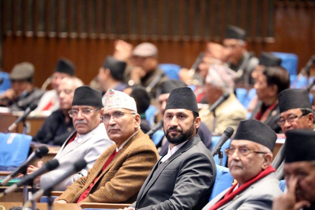 तस्बिरमा हेर्नुहोस् प्रतिनिधिसभाको पहिलो बैठक