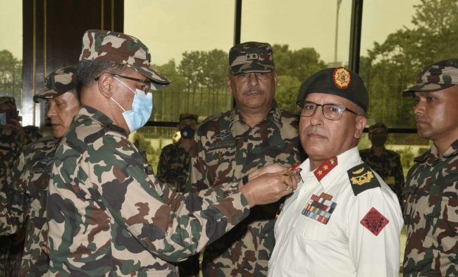 भोलिदेखि अवकाशमा जान लागेका नेपाली सेनाका उपरथी शाही सैनिक प्रहरीको हिरासतमा