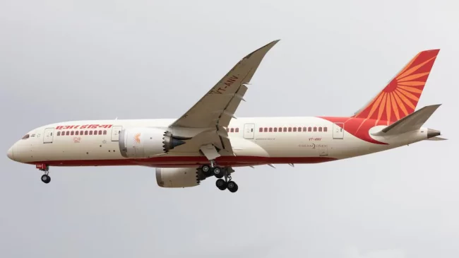 ४० हजार फिटको उचाइमा दुई पटक हृदयघात, विमानमा बसेका यात्रुले यसरी बचाए ज्यान