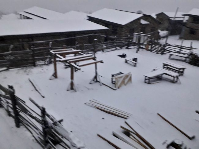 हुम्लामा हिमपात (फाेटाेफिचर)