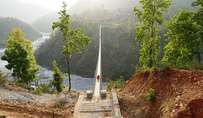 दुई वर्षमा तीन हजार झोलुङ्गे पुल बनाउँदै सरकार